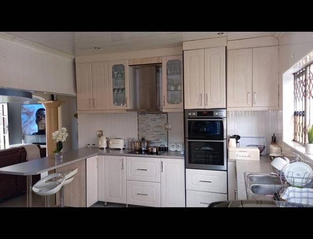 4 BEDROOM HOUSE FOR SALE IN ULUNDI B